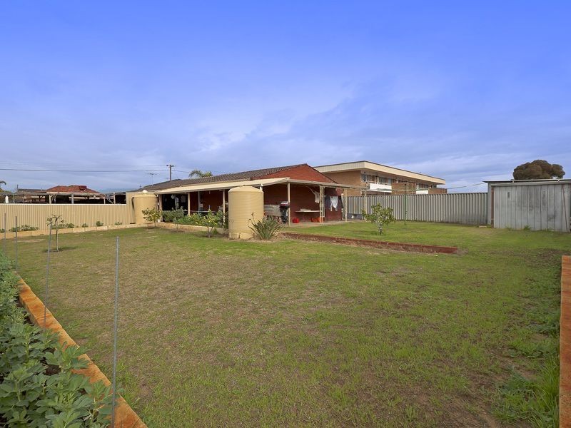 67 Bullfinch Street, Spearwood WA 6163