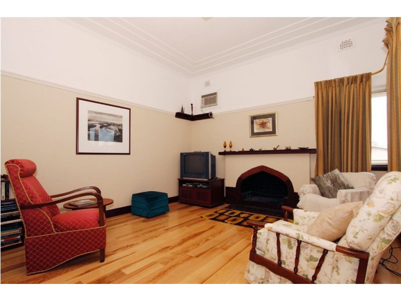 194 Carrington Street, Hilton WA 6163