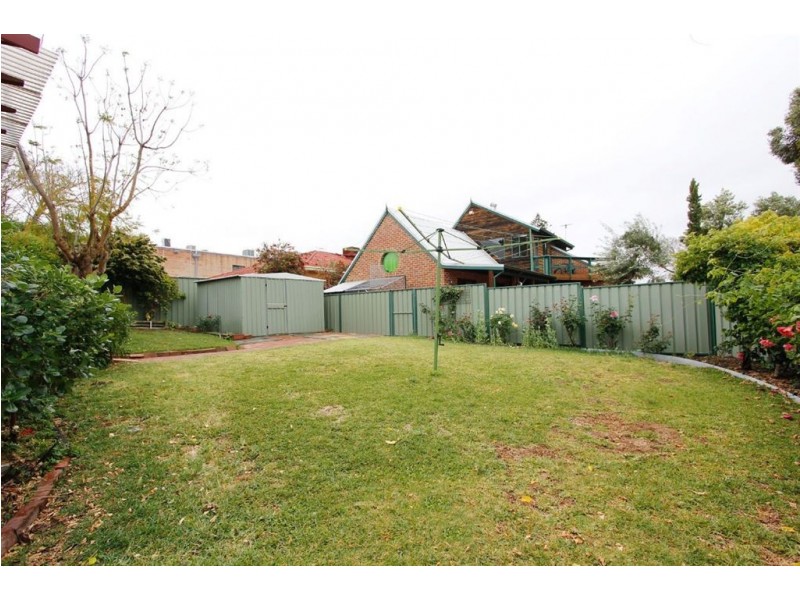 194 Carrington Street, Hilton WA 6163