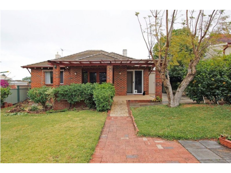 194 Carrington Street, Hilton WA 6163