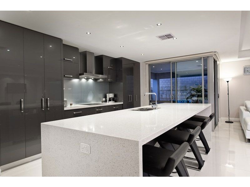 11 Newark Turn, North Coogee WA 6163