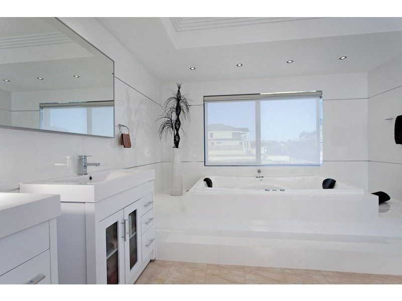 11 Newark Turn, North Coogee WA 6163