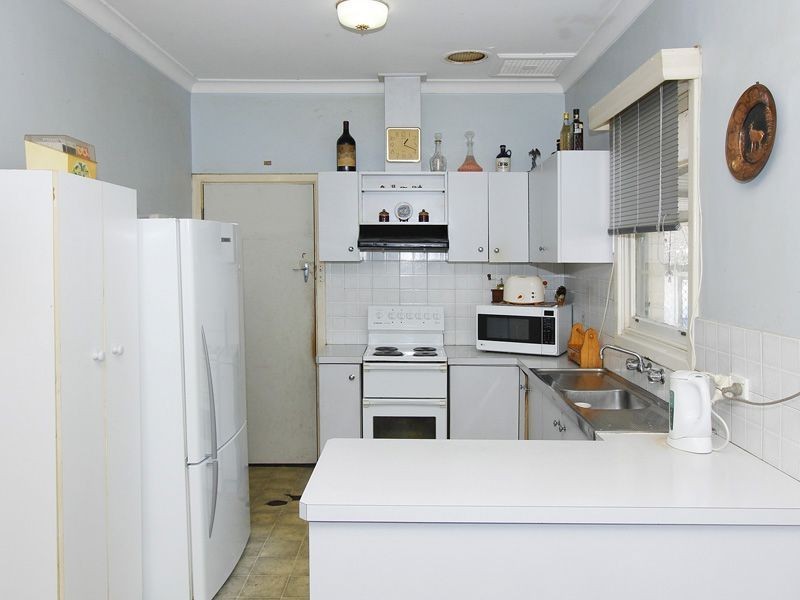 16 Counsel Road, Coolbellup WA 6163