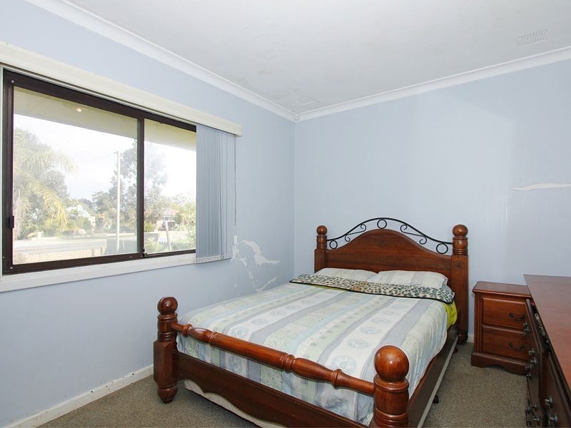 16 Counsel Road, Coolbellup WA 6163