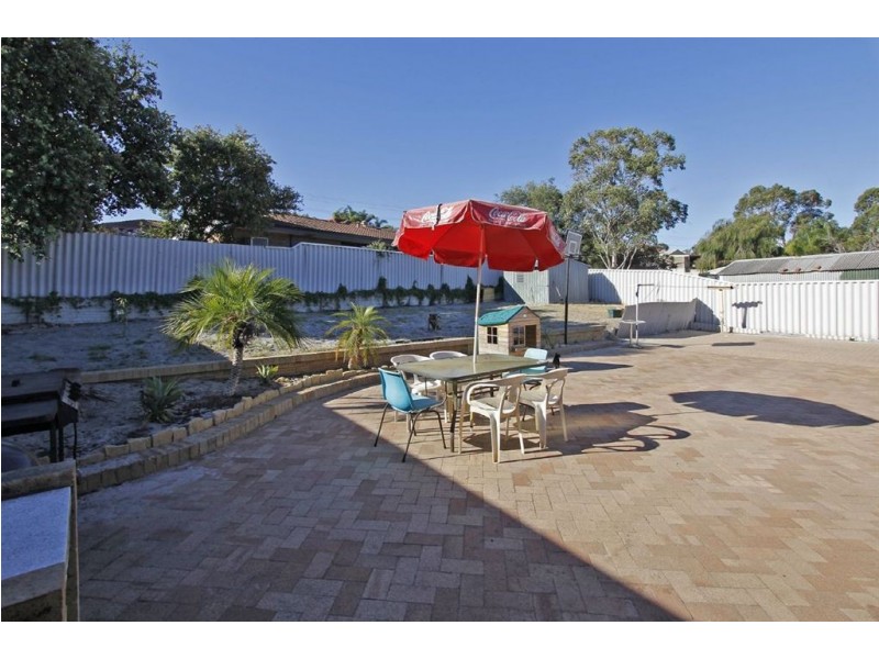 15 Moondarra Circle, South Lake WA 6164