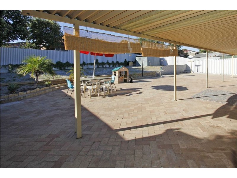15 Moondarra Circle, South Lake WA 6164