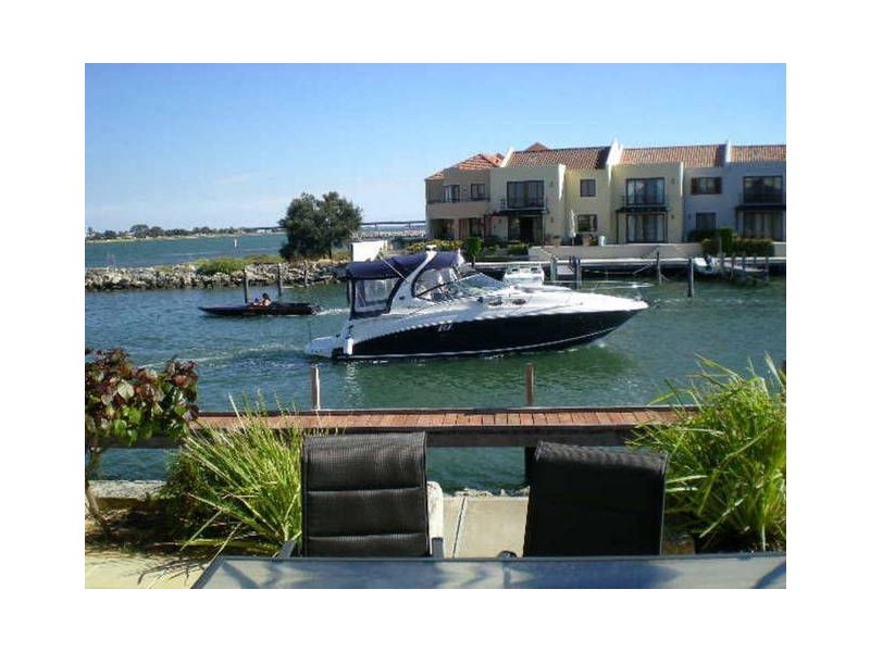 23/19 San Marco Quays, Halls Head WA 6210