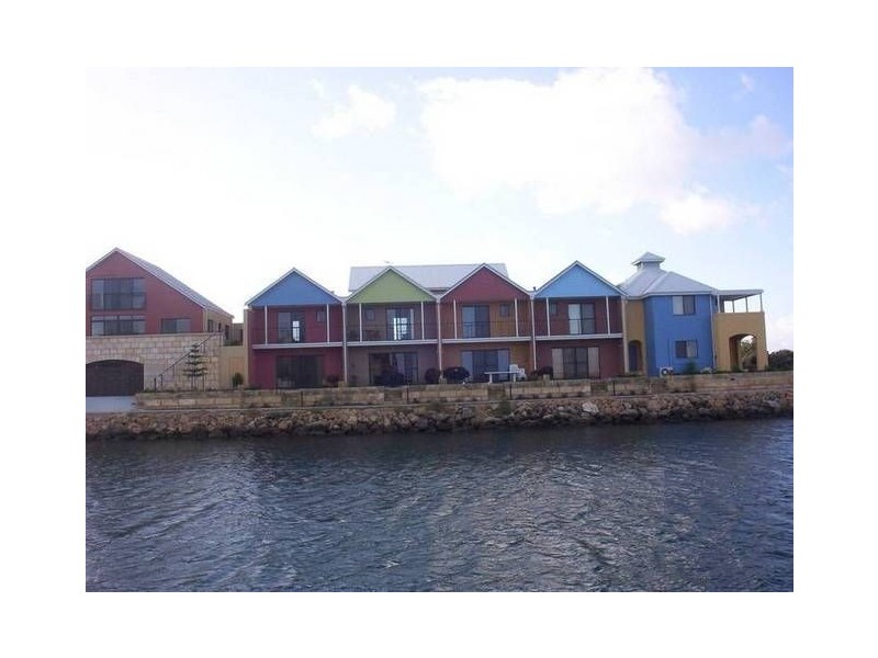 23/19 San Marco Quays, Halls Head WA 6210