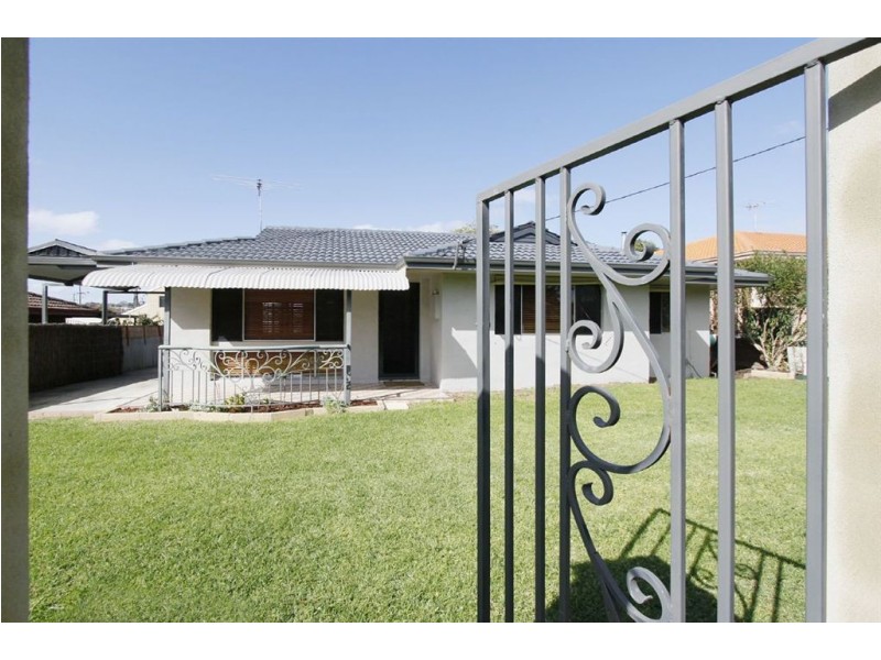 16 Birbeck Way, Spearwood WA 6163