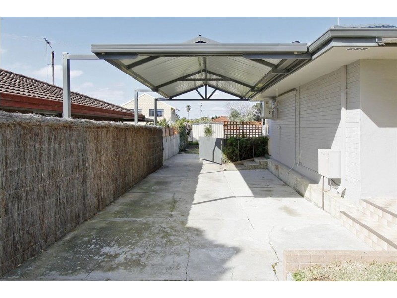 16 Birbeck Way, Spearwood WA 6163