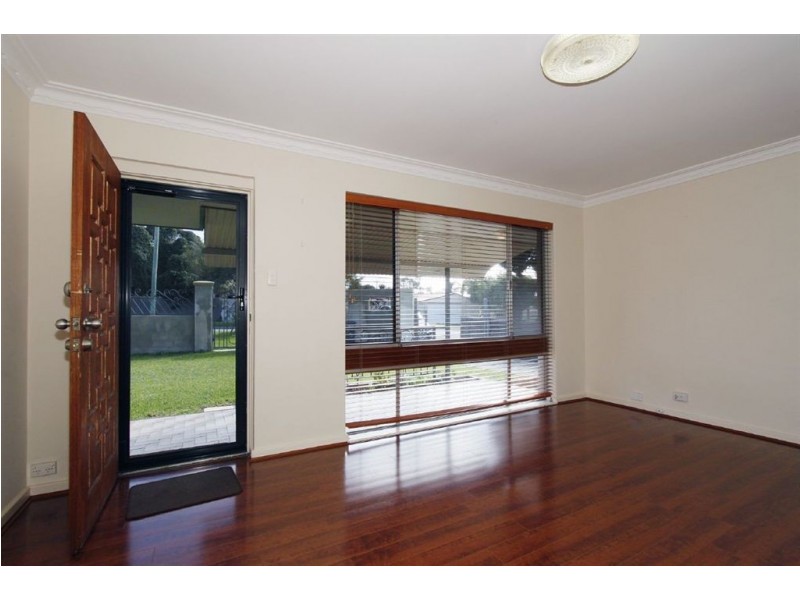 16 Birbeck Way, Spearwood WA 6163