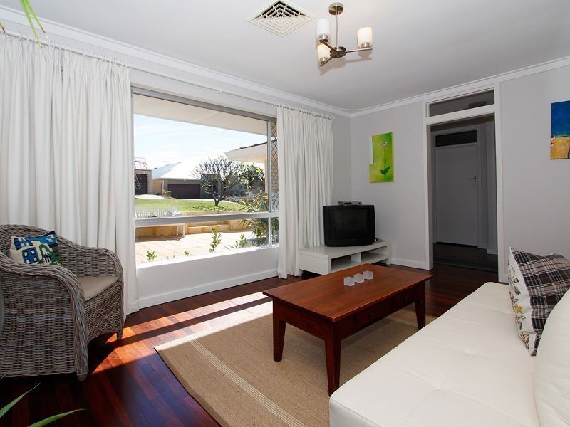 25 Riggs Way, Hamilton Hill WA 6163