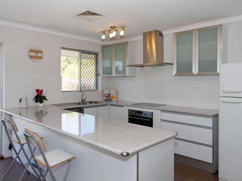 25 Riggs Way, Hamilton Hill WA 6163