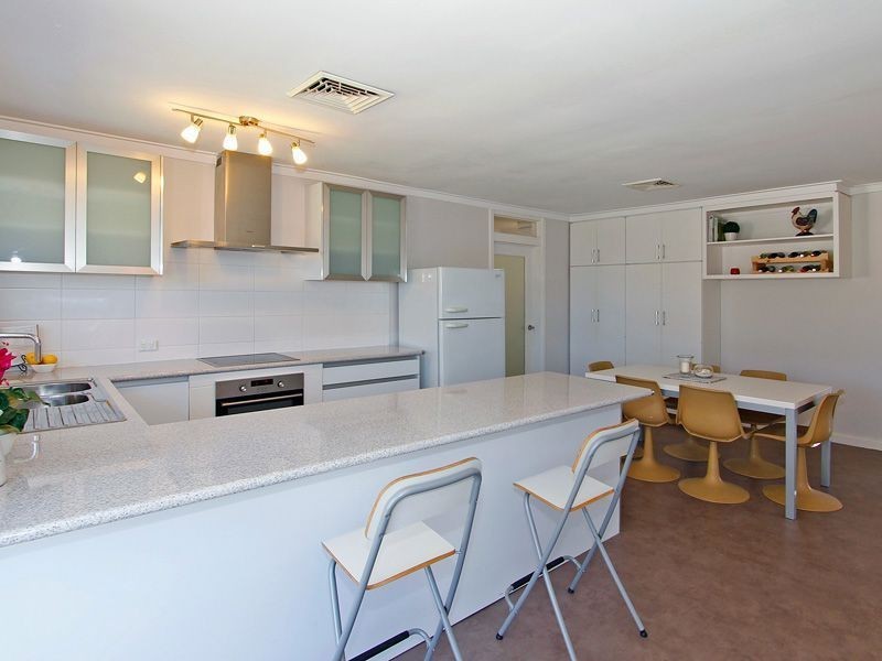 25 Riggs Way, Hamilton Hill WA 6163