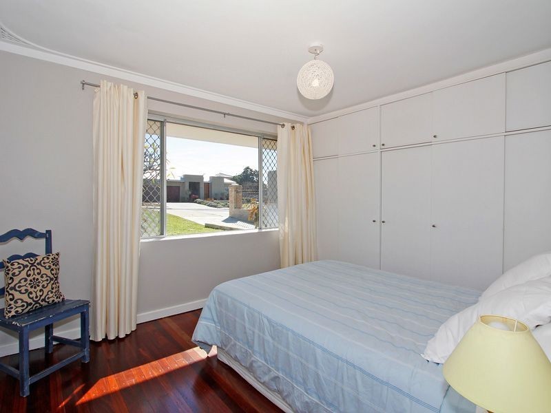 25 Riggs Way, Hamilton Hill WA 6163