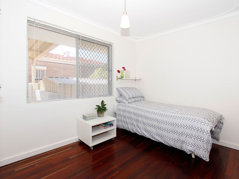 25 Riggs Way, Hamilton Hill WA 6163