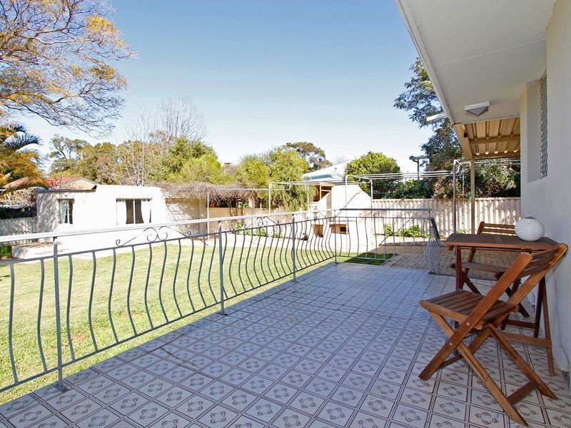 25 Riggs Way, Hamilton Hill WA 6163