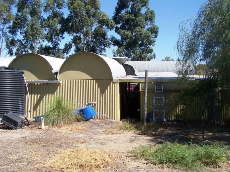 234 Henderson Road, Munster WA 6166