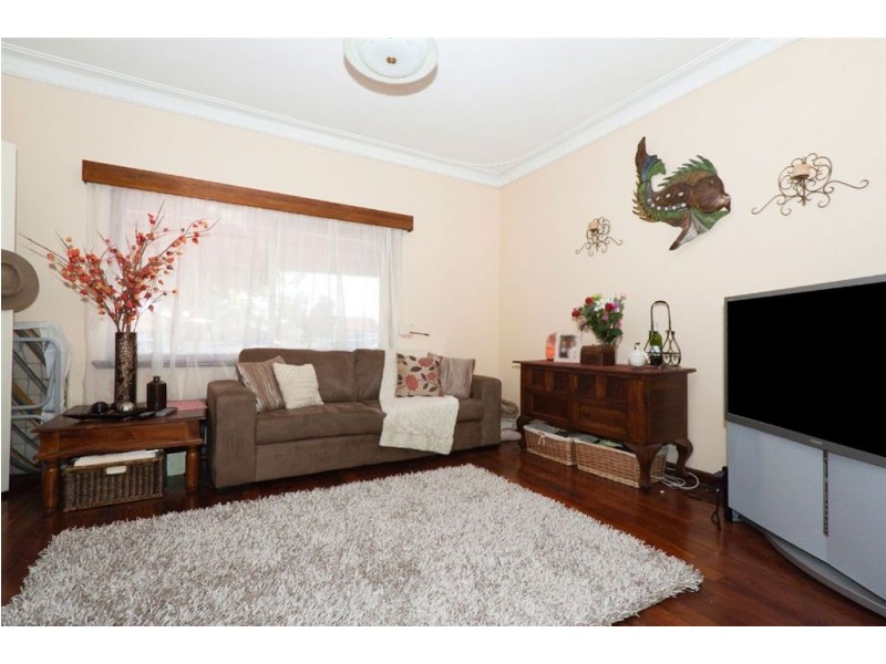 20 Ivermey Road, Hamilton Hill WA 6163