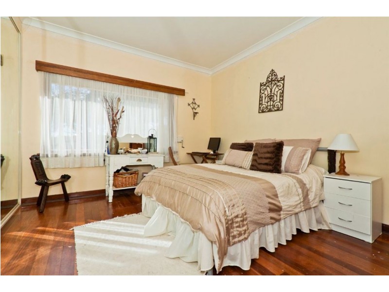 20 Ivermey Road, Hamilton Hill WA 6163