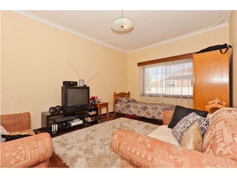 20 Ivermey Road, Hamilton Hill WA 6163