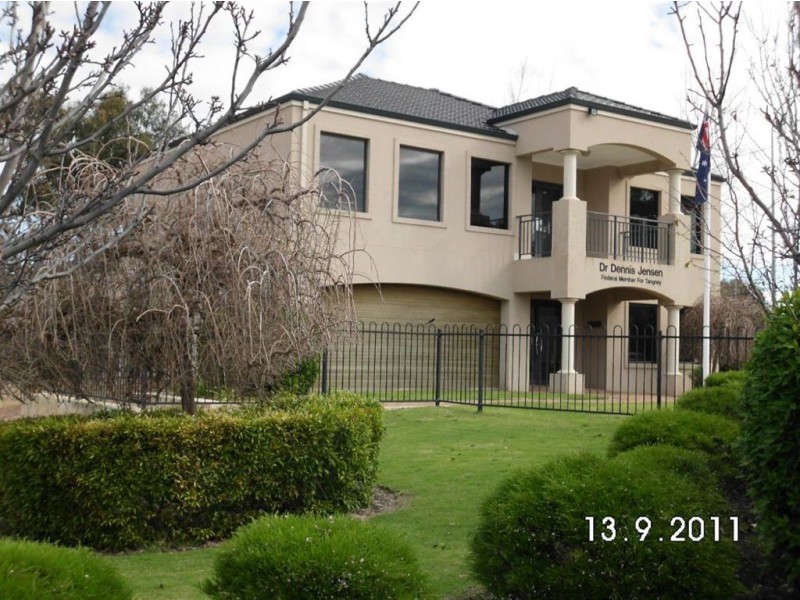 6 Aveley Street, Willetton WA 6155
