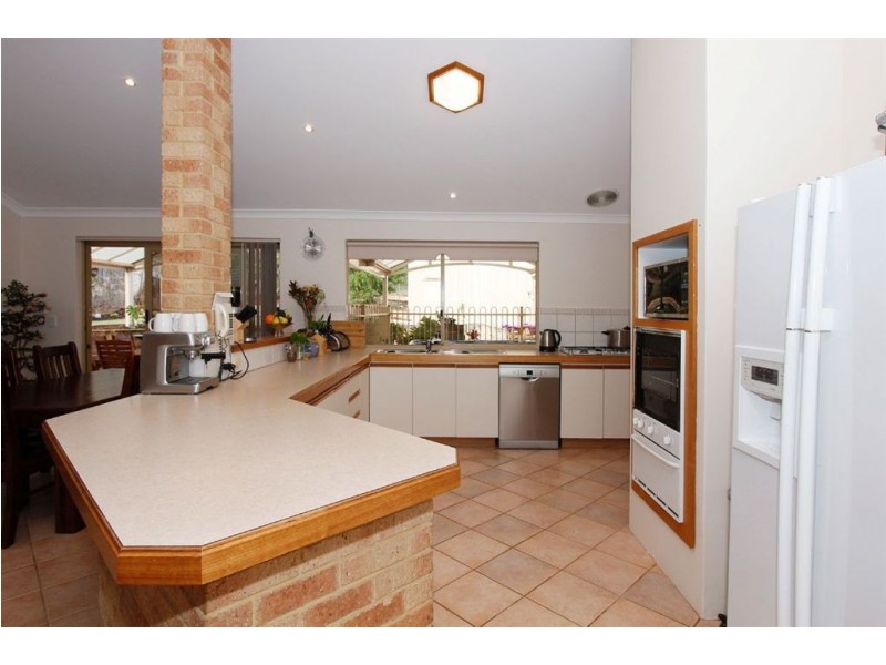 85 West Churchill Avenue, Munster WA 6166