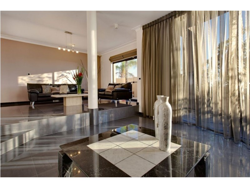 6 Viewcrest Rise, Coogee WA 6166