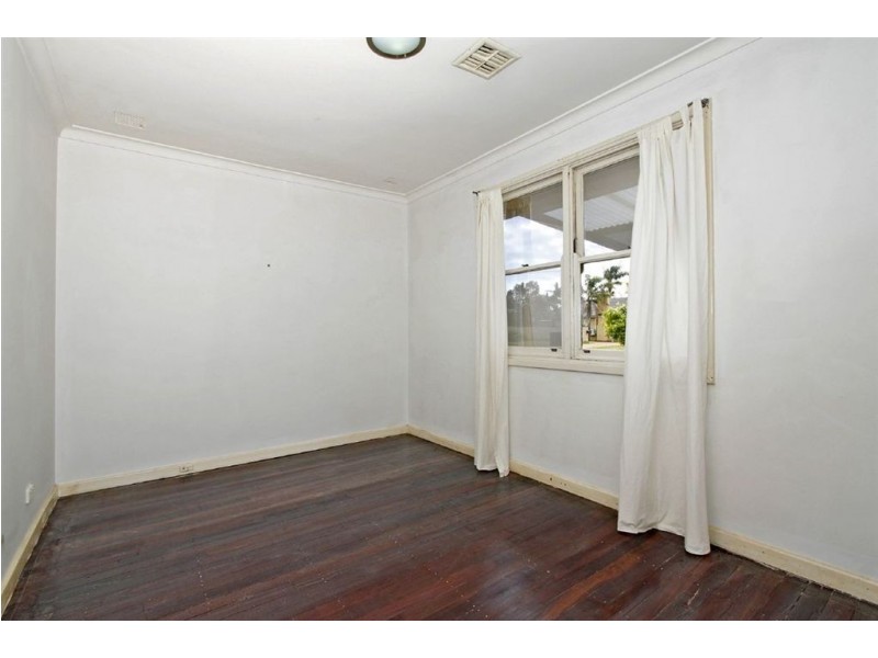 23 Thorsager Street, Coolbellup WA 6163