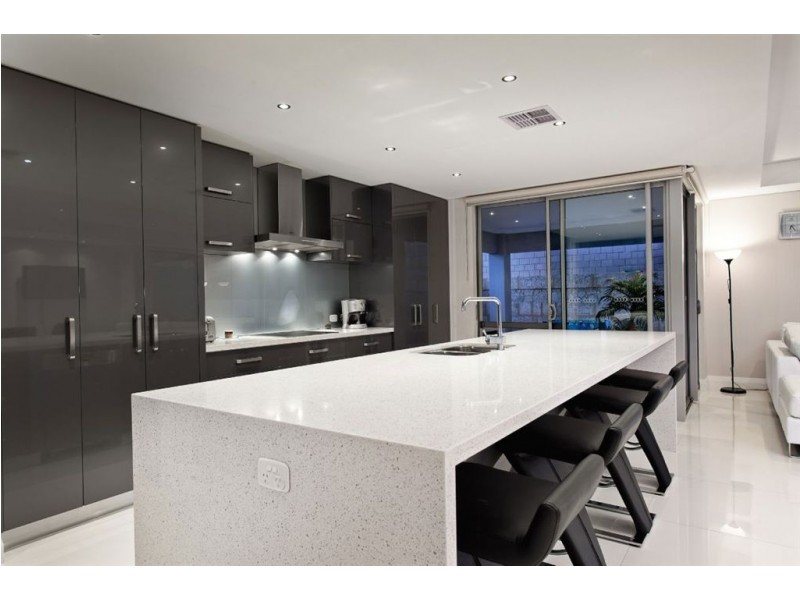 11 Newark Turn, North Coogee WA 6163