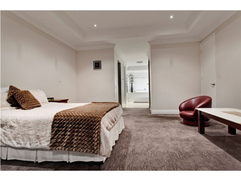 11 Newark Turn, North Coogee WA 6163