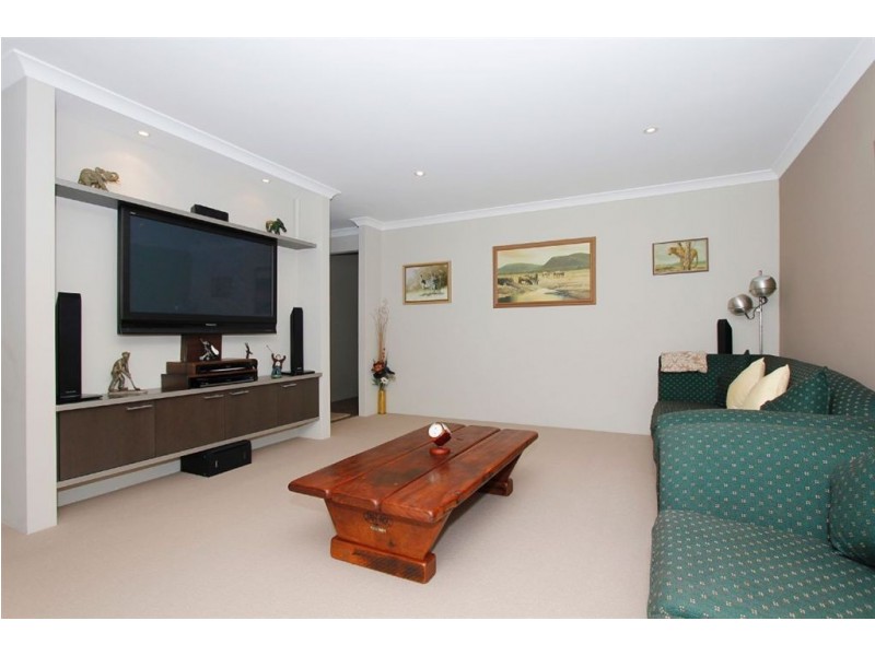 20 Edgehill Walk, Piara Waters WA 6112