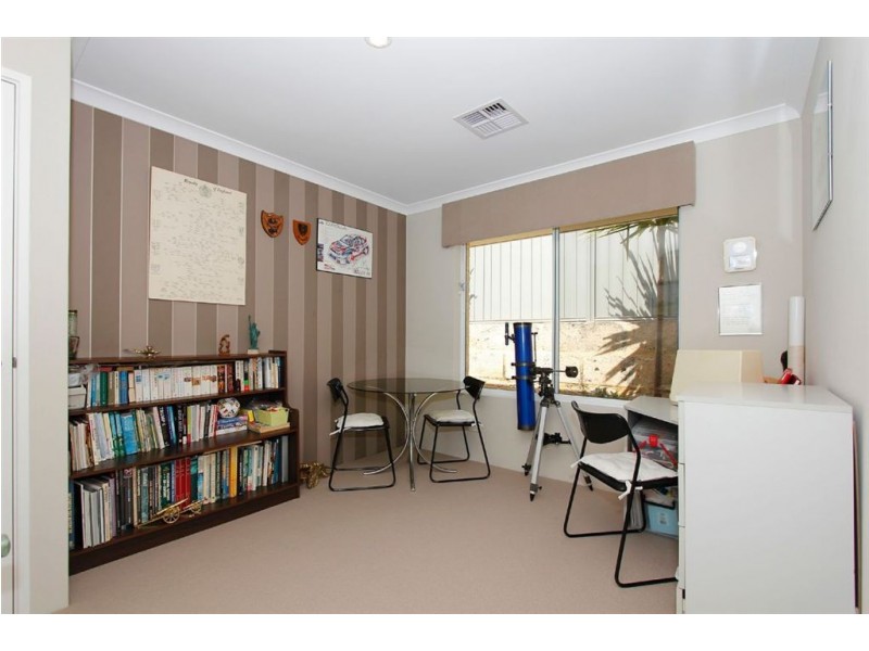 20 Edgehill Walk, Piara Waters WA 6112