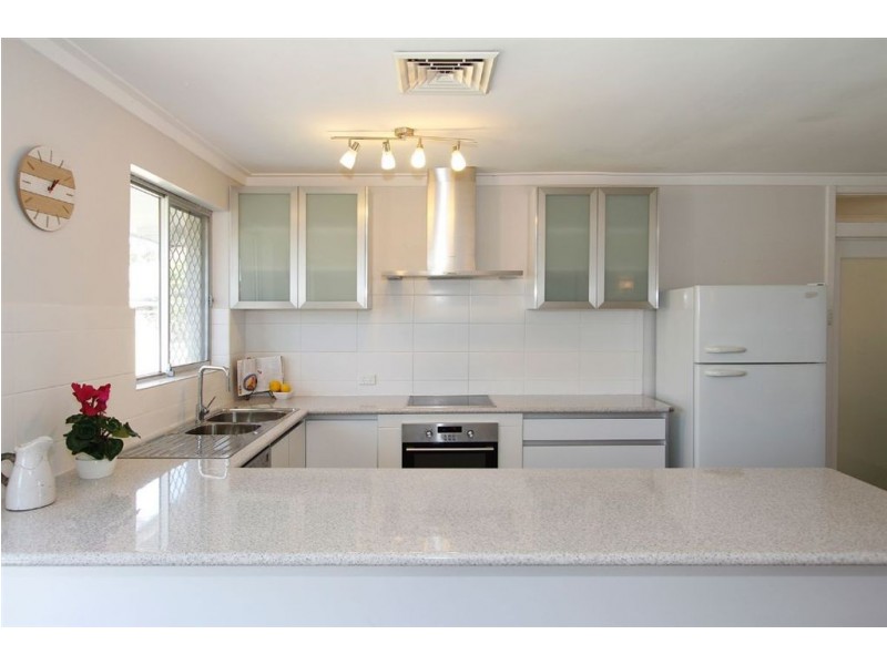 25 Riggs Way, Hamilton Hill WA 6163