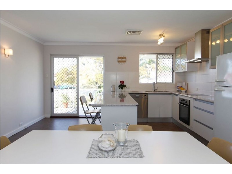 25 Riggs Way, Hamilton Hill WA 6163