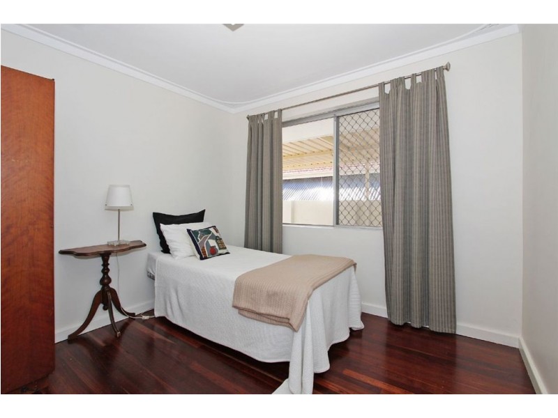 25 Riggs Way, Hamilton Hill WA 6163