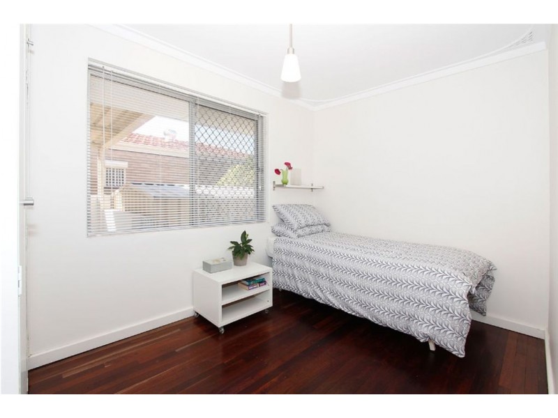 25 Riggs Way, Hamilton Hill WA 6163