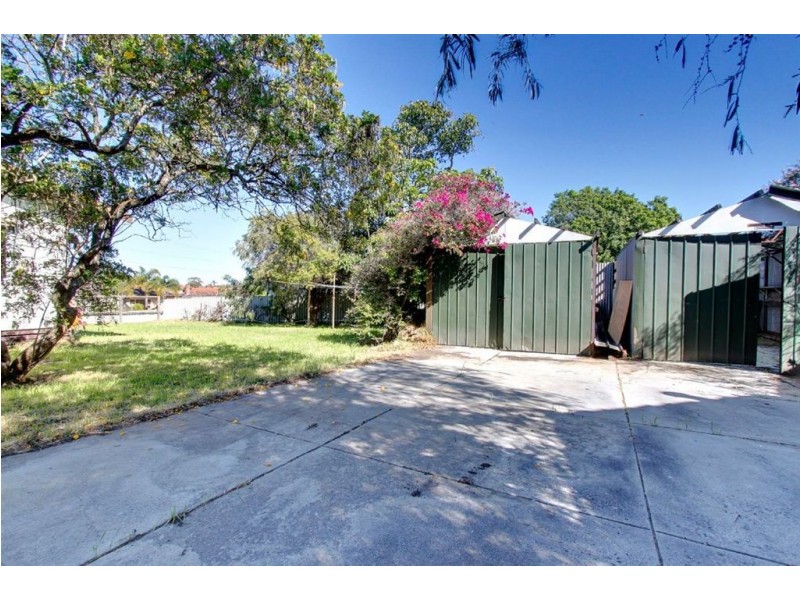 35 Grigg Place, Hilton WA 6163