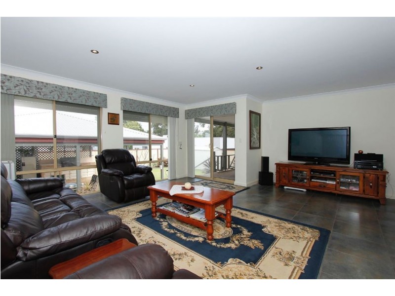 Prop Lt 1/23 Chamberlain Street, Hilton WA 6163