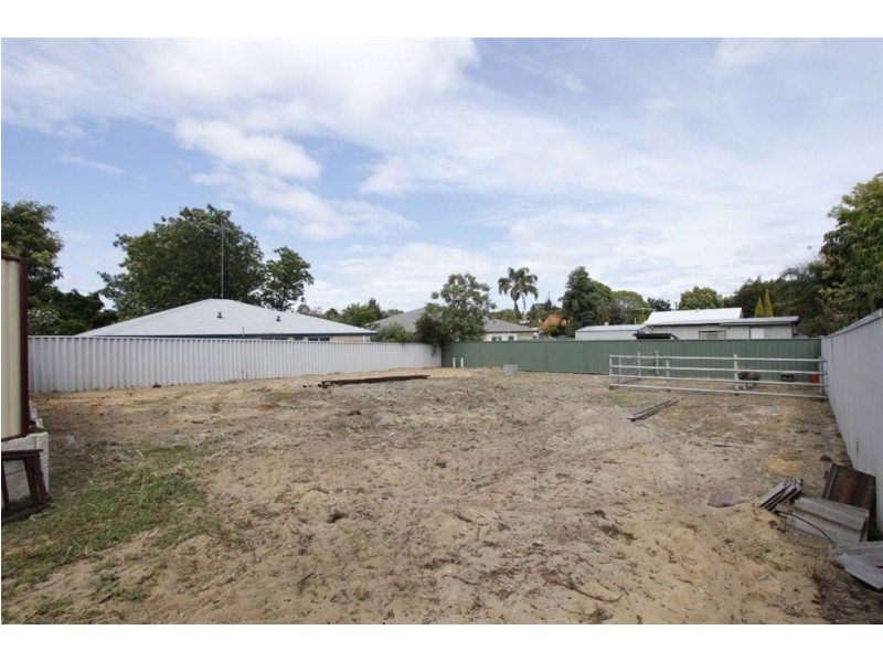 Prop Lt 2/23 Chamberlain Street, Hilton WA 6163