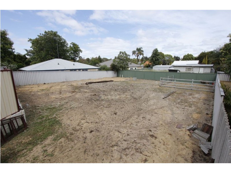 Prop Lt 2/23 Chamberlain Street, Hilton WA 6163
