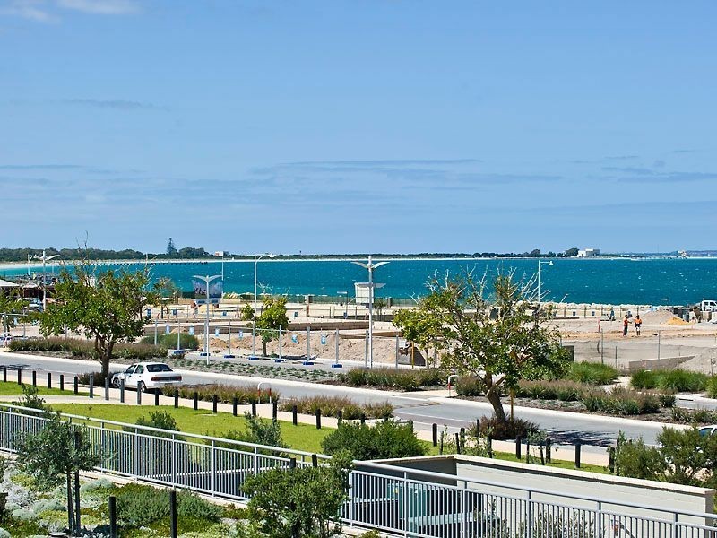 7 Patriot Link, North Coogee WA 6163