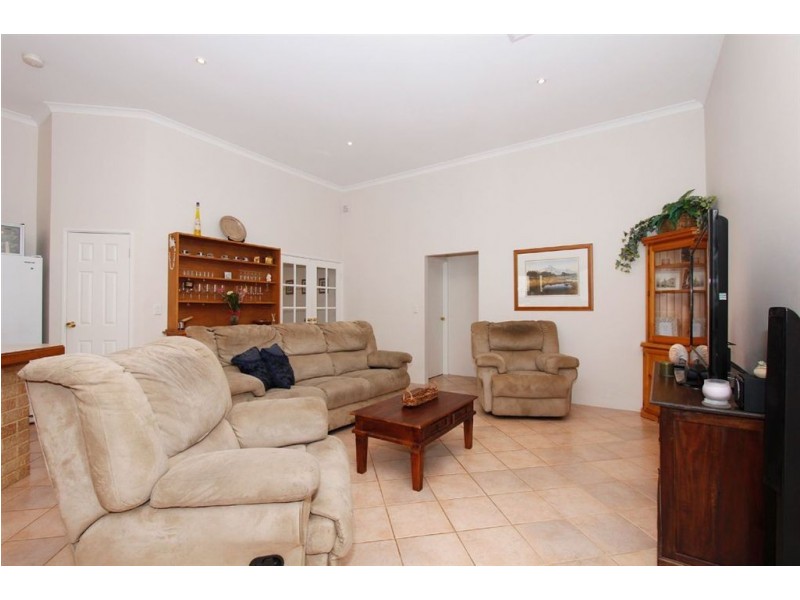 85 West Churchill Avenue, Munster WA 6166