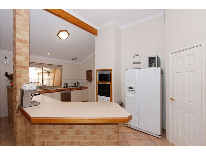 85 West Churchill Avenue, Munster WA 6166