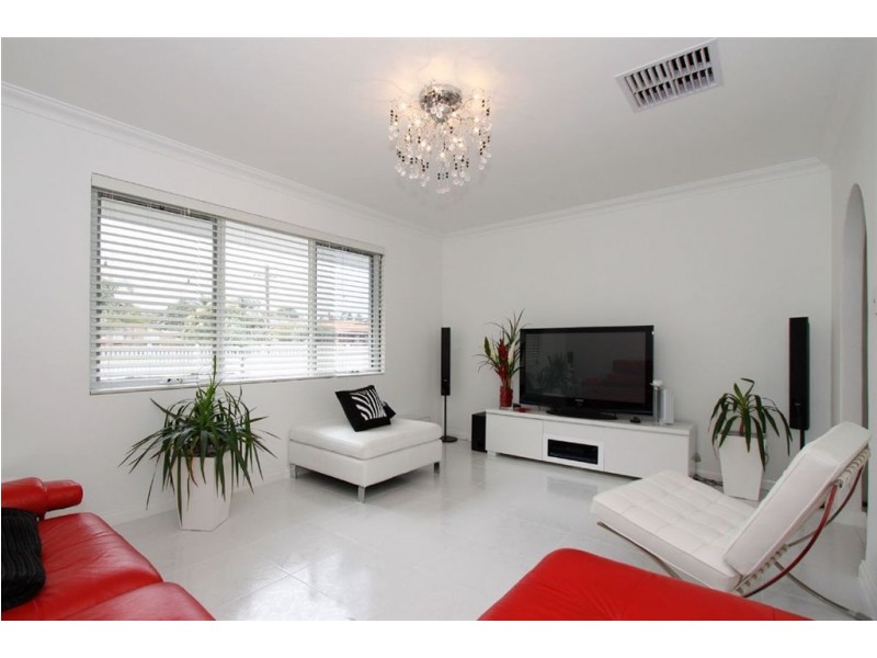 44 Derinton Way, Hamilton Hill WA 6163