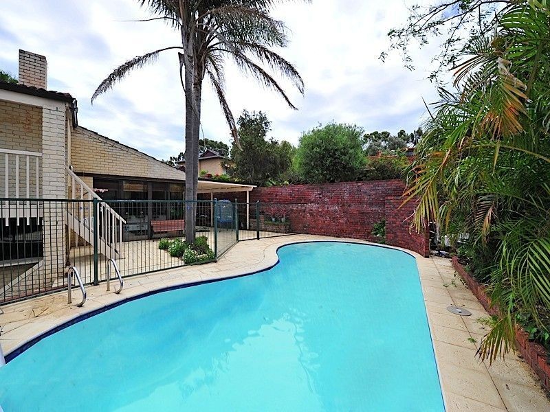 32 Langley Way, Booragoon WA 6154