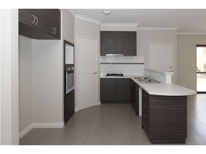 2/1 Gerovich Way, Spearwood WA 6163