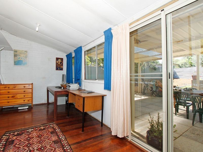 6 Mortlock Street, Hamilton Hill WA 6163