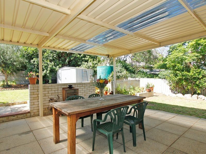 6 Mortlock Street, Hamilton Hill WA 6163