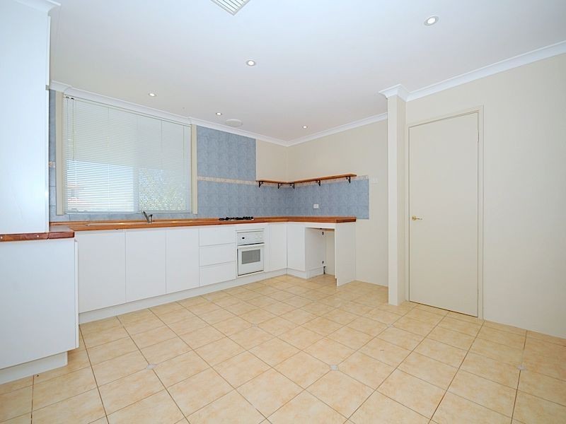 17 Michael Street, Beaconsfield WA 6162